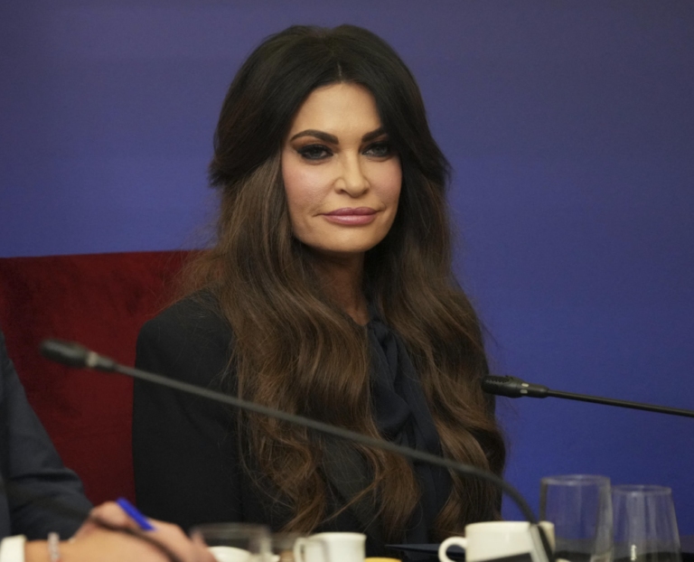 Konflikt interesi, Trump mund të shkarkojë ambasadoren në Greqi